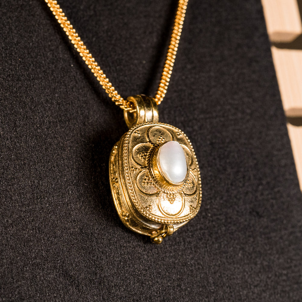 Pearl Locket Kavacha – Offered to Narasimha – Panchaloha