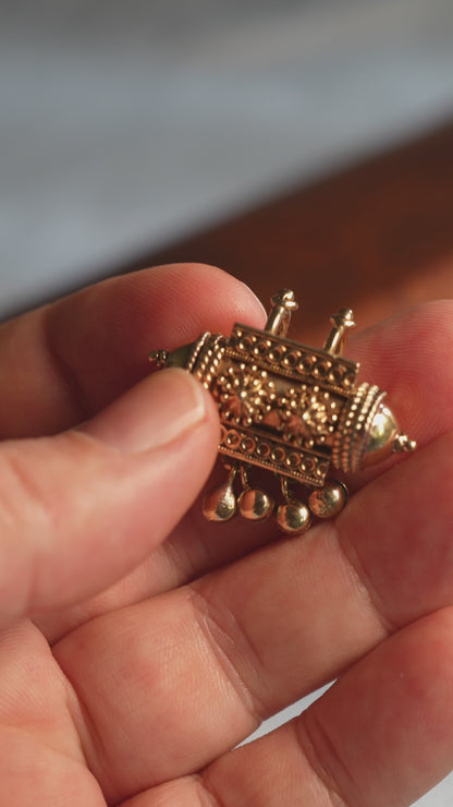 Pushpa Narasimha Kavacha Pendant – Panchaloha